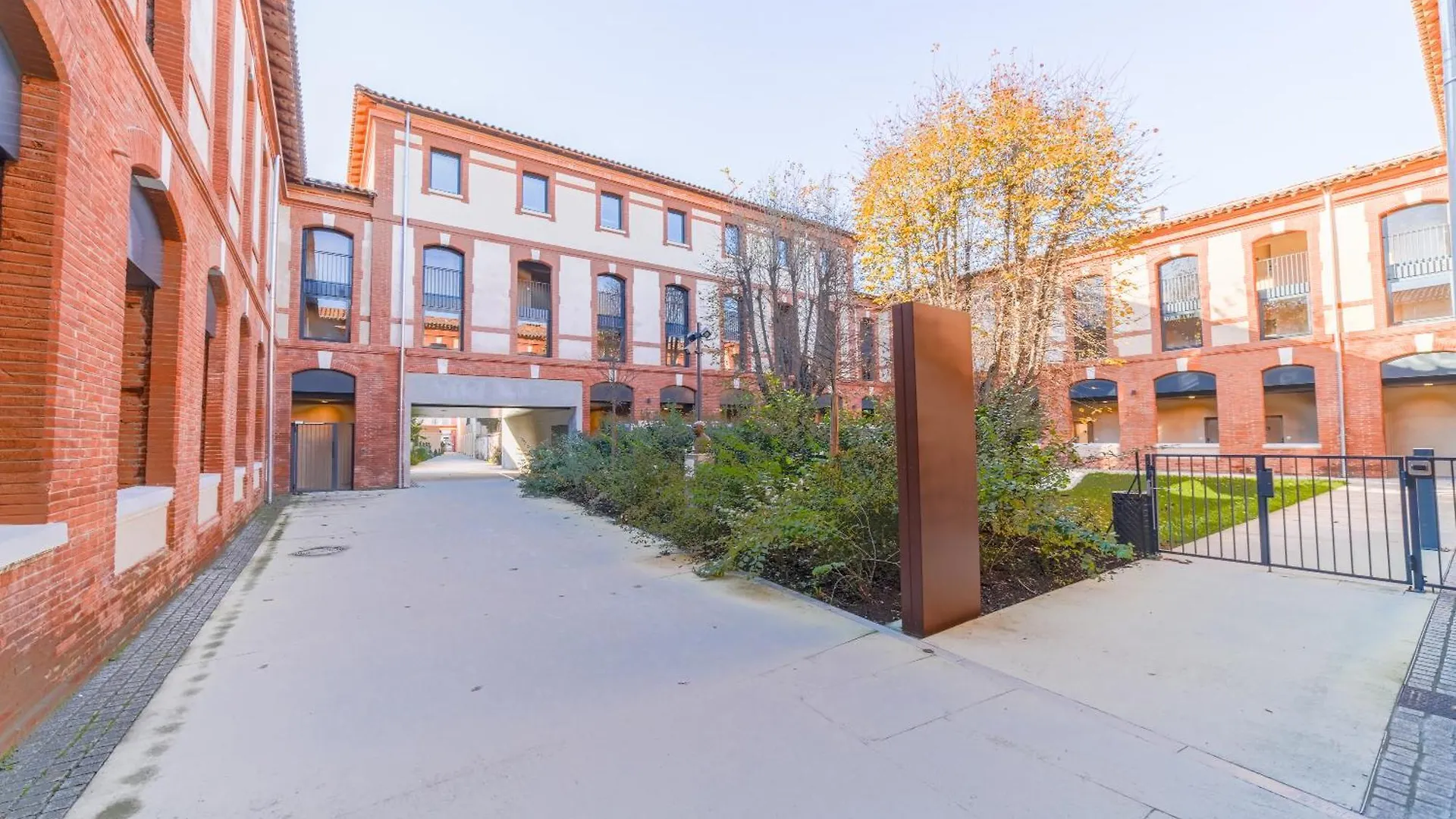 Montempo + Apparthotel Toulouse Cite Internationale