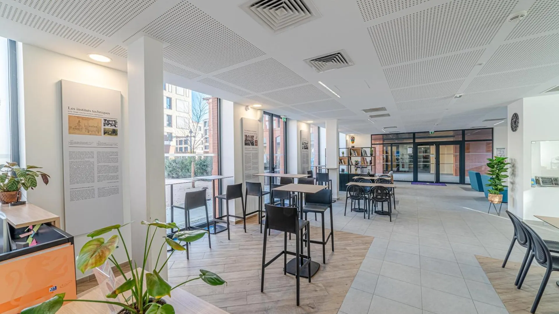 Montempo + Apparthotel Toulouse Cite Internationale Apart-hotel